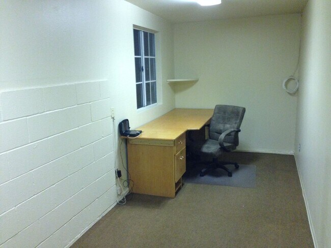 Building Photo - 3 Bedroom + Loft + Office Oceanside Home