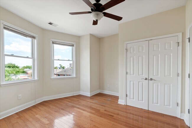 Building Photo - 1424 Willington St