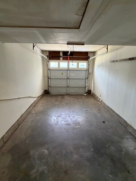 Building Photo - 1403 Nebraska St