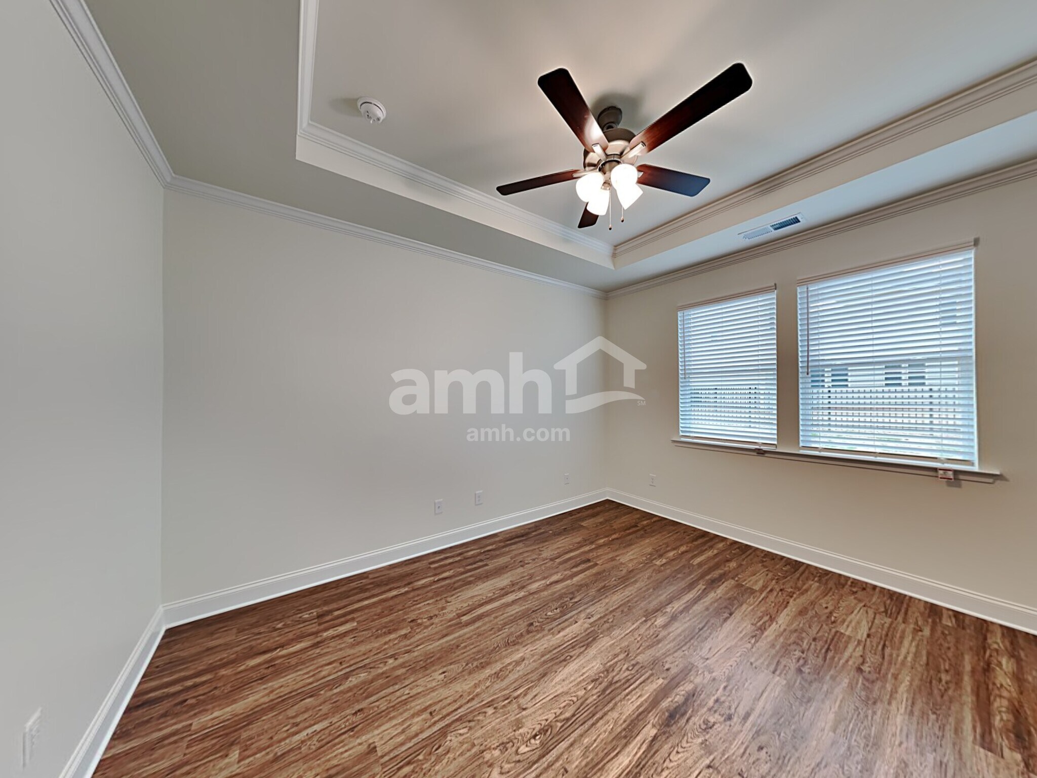 Building Photo - 565 Slew Dr