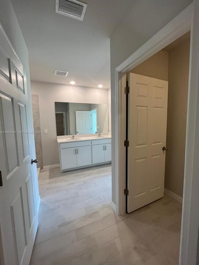 Building Photo - 304 El Dorado Blvd S