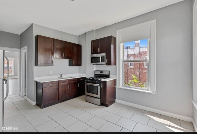 Building Photo - 1124 S Sacramento Blvd