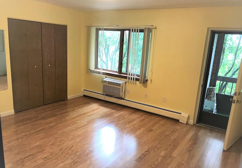 Master bedroom - 180 Green St