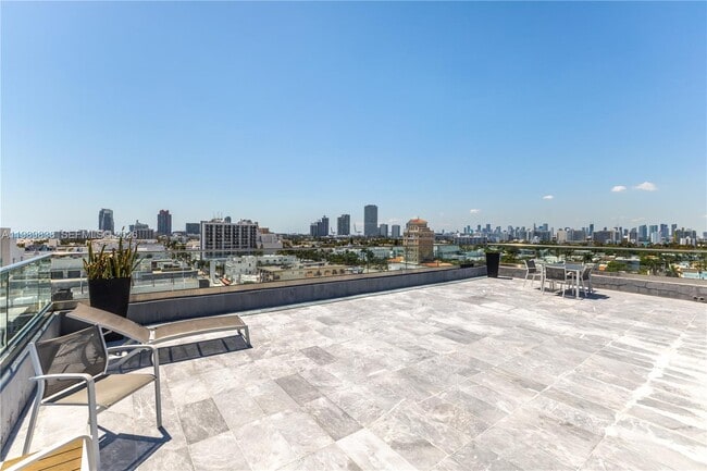 Building Photo - 1255 Collins Ave