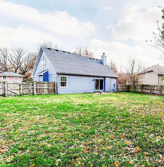 Building Photo - 4401 NW Pennington Ln