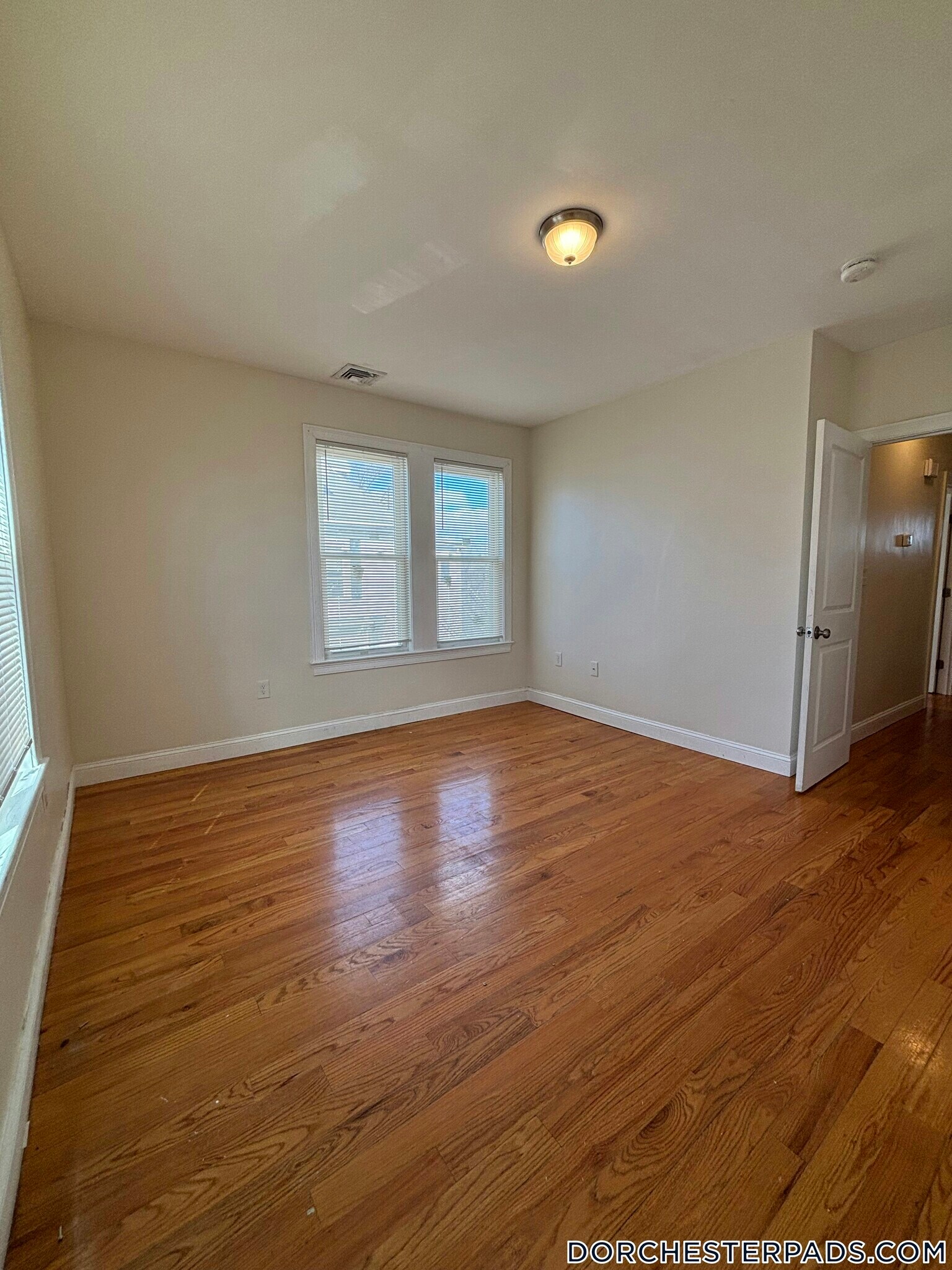 Building Photo - 9 Nottingham St