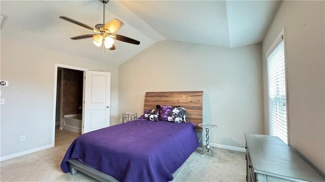 Building Photo - 2160 Greencrest Cir