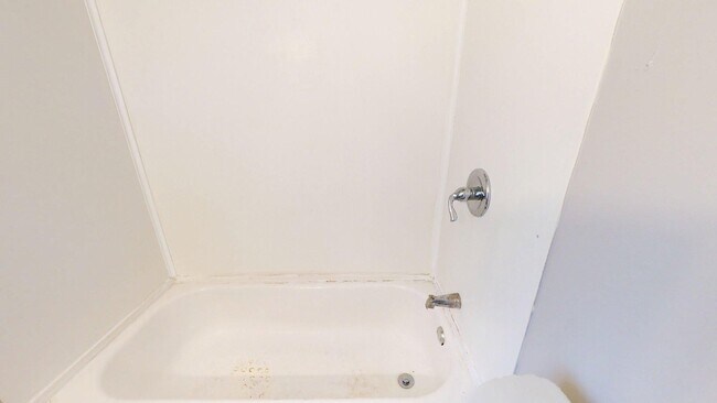 Building Photo - Maple Heights Area - 3 Bedroom Single Family Home