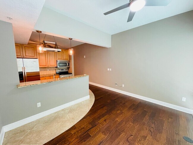 Building Photo - Modern High-Rise Condo in Downtown Orlando...