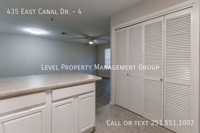 Building Photo - 435 E Canal Dr