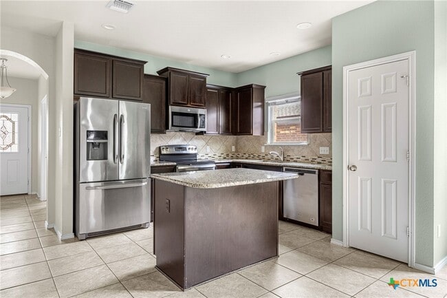 Building Photo - 1414 Fawn Lily Dr