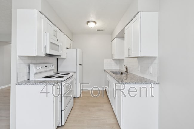 Building Photo - 8005 S 48th Ave