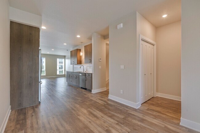 Building Photo - 17235 SW Goldcrest Ln