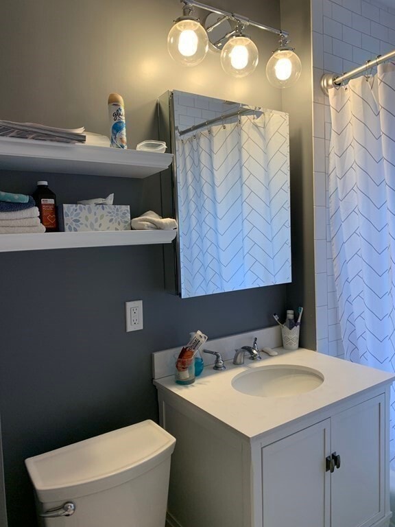 Building Photo - 34 Ash St