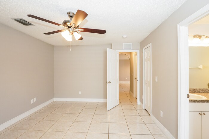 Building Photo - 937 Grassy Island Ln