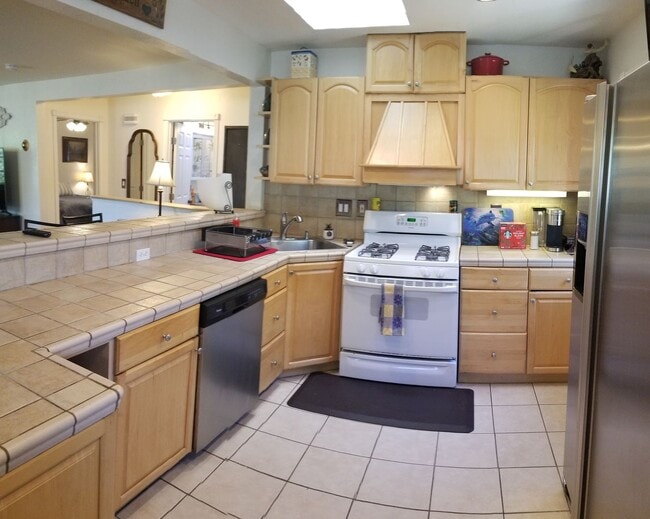 Building Photo - SLO Tropical Private Bungalow ideally located close to Cal Poly!