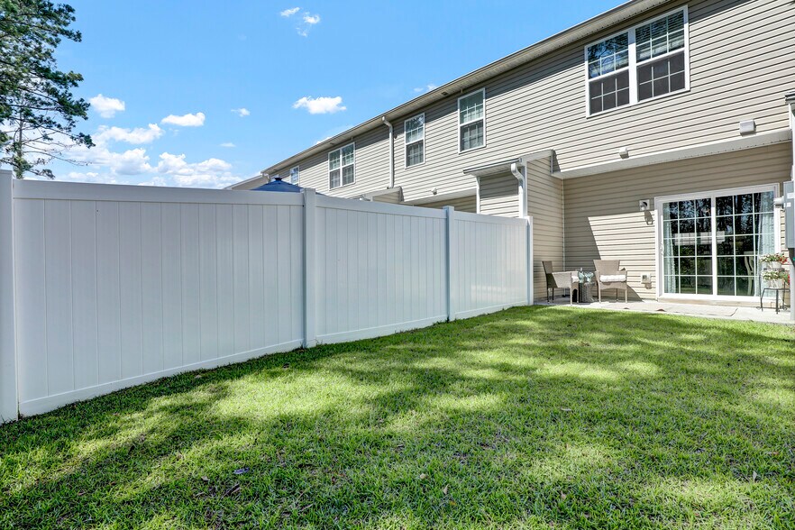 Building Photo - 141 Beacon Woods Dr
