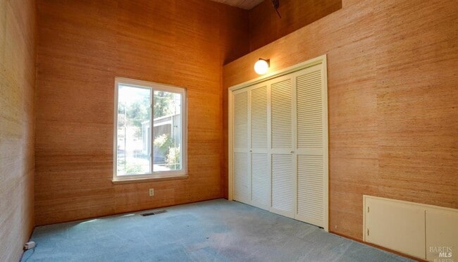 Building Photo - 3 Oak Grove Way