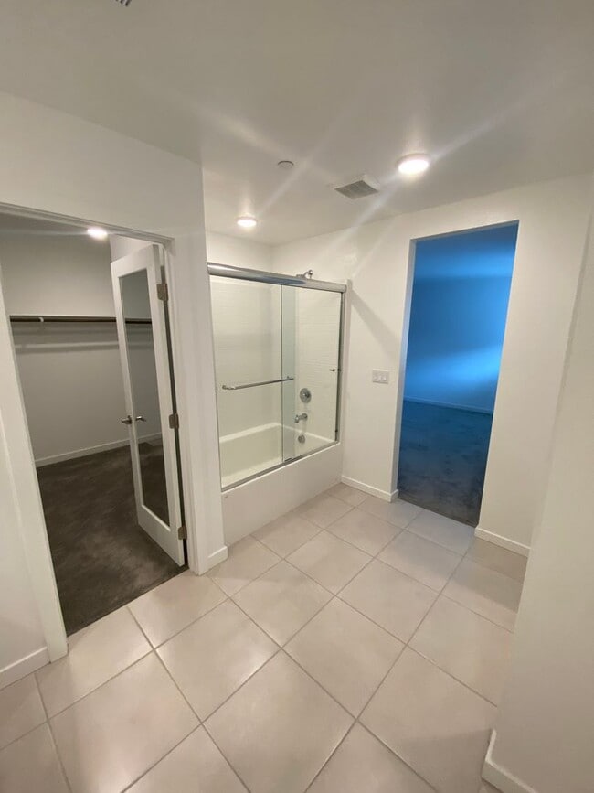 Building Photo - AMERICANA Property Mgmt - New Modern 3 beds - 2 story Townhouse in Inspirada