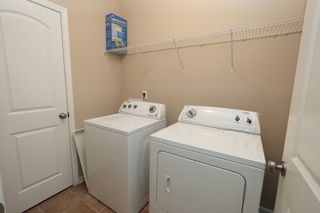 Building Photo - Spacious 5-Bedroom Home in Mooresville with Open Floor Plan & Loft!