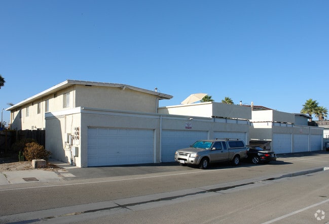 Building Photo - 4930-4940 Nautilus St