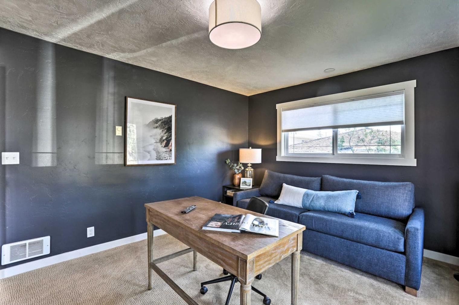 Building Photo - 930 Canyon Ave