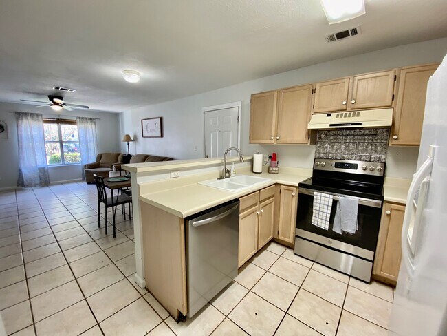 Building Photo - 786 Timberwood Cir E
