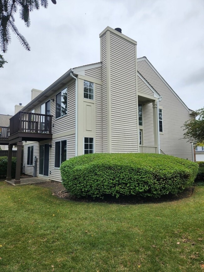 Building Photo - 2753 S Cedar Glen Dr