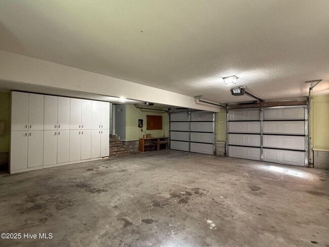Building Photo - 1107 Greenway Dr