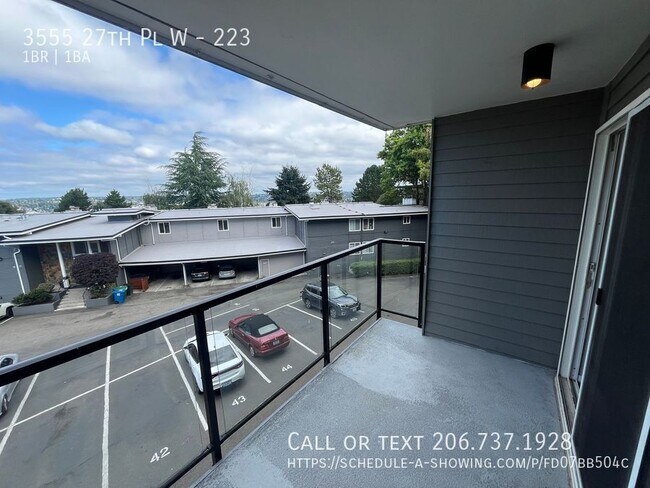 Building Photo - 3555 27th Pl W