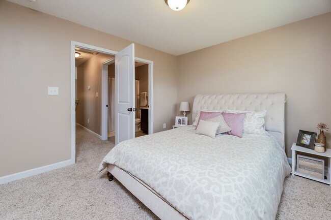 Building Photo - 425 Sea Buoy Ln