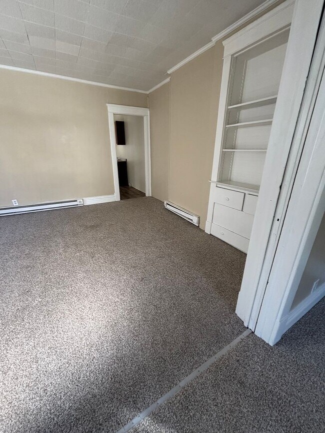 Building Photo - One Level Living