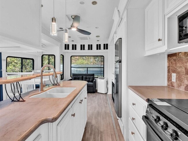 Building Photo - 6920 SW 182nd Way