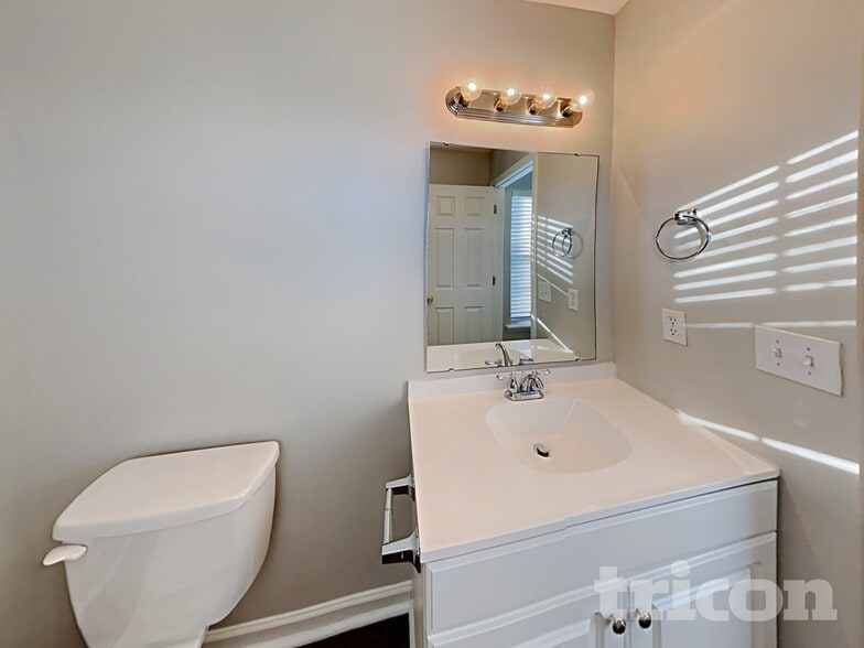 Building Photo - 432 Cape Jasmine Way