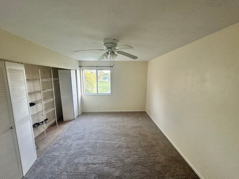 Building Photo - 3645 Boca Ciega Dr