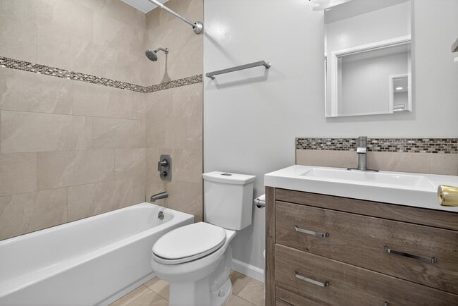 Building Photo - 899 Ebbetts Dr