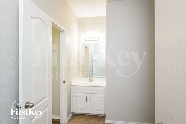 Building Photo - 2016 Cattle Creek Rd