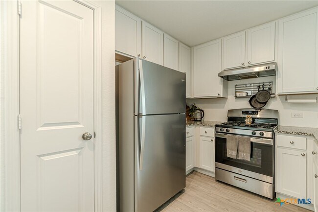 Building Photo - 5824 San Geronimo