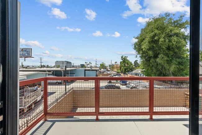 Building Photo - 5617 Klump Ave