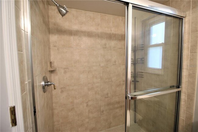 Building Photo - 3082 Cascade Dr