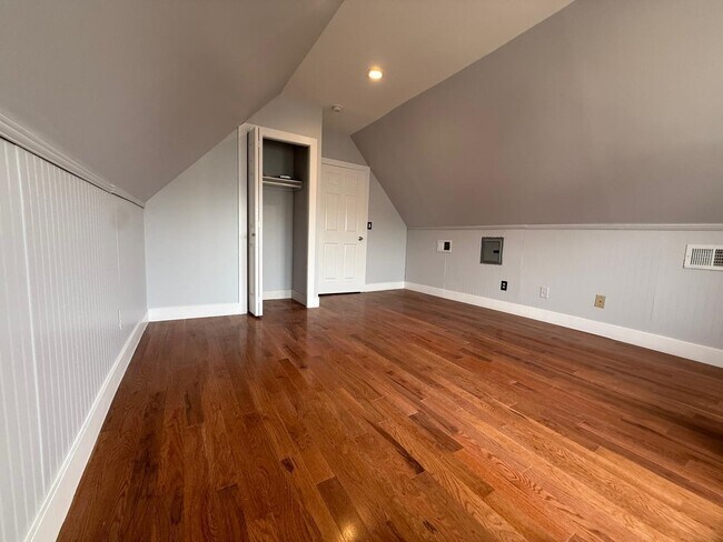 Building Photo - 162 W 32nd St