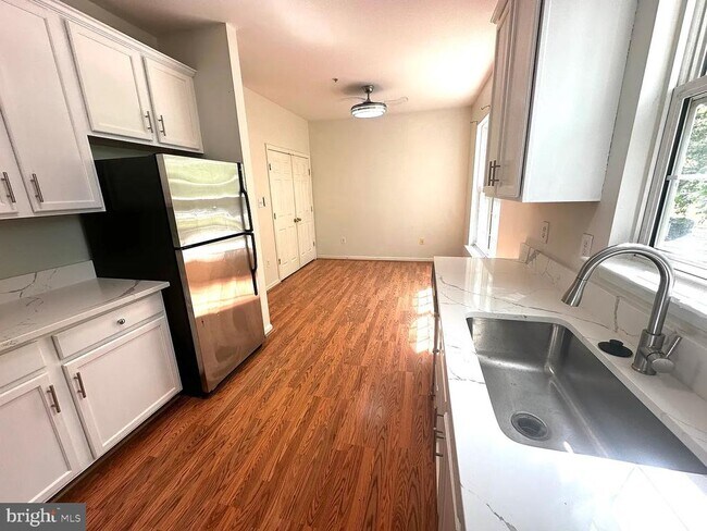 Building Photo - 12921 Woodcutter Cir