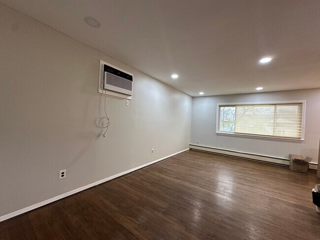 Building Photo - 3666 Illona Ln