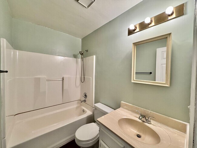 Building Photo - Glenleigh 1st-time Rental! Pet-Friendly, End-Unit Townhome, Cul-De-Sac with HUGE fenced backyard!