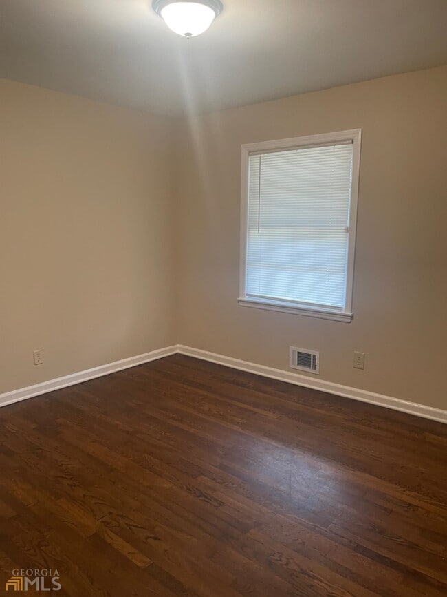 Building Photo - 808 S Nottingham Rd