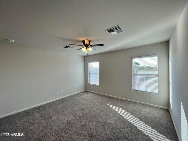 Building Photo - 2048 E Velvet Pl