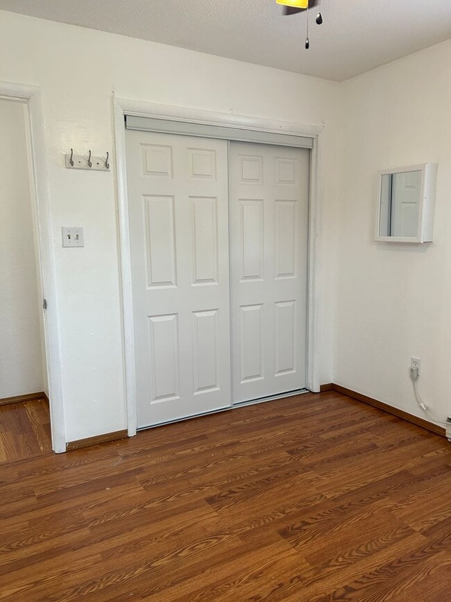 Building Photo - 3807 SE Camden Way