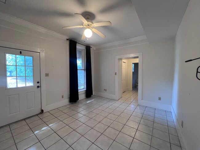 Building Photo - For Rent