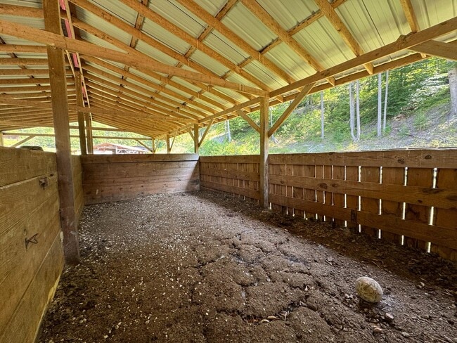 Building Photo - 1680 Lower Hatcher Creek Rd