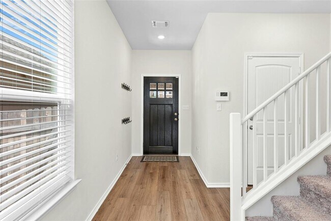 Building Photo - 1124 Aronia Ln
